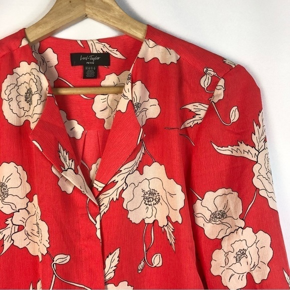 Lord & Taylor Petite Red & Cream Floral Popover Long Sleeve Blouse SP - Picture 3 of 4